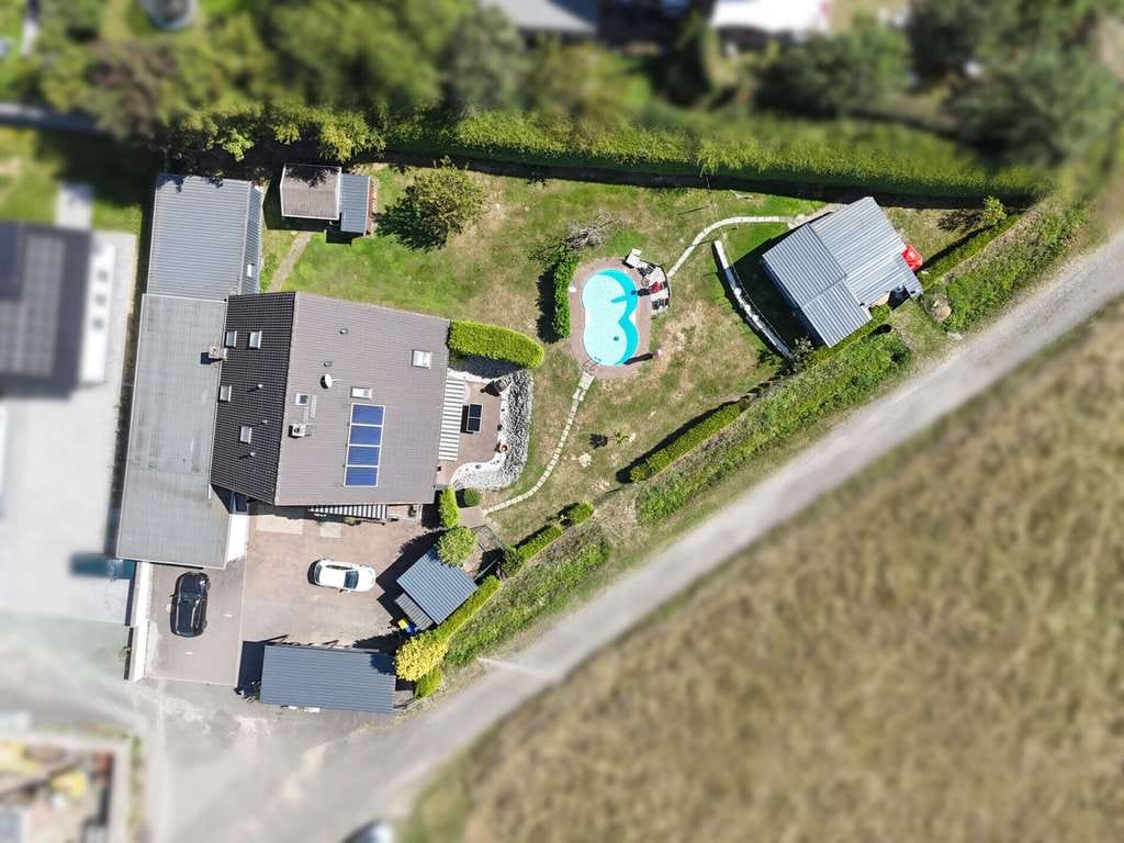 Immobilie in Lohra - Ihr Rückzugsort am Feldrand–Mehrfamilienhaus mit Garten, Pool und Sauna in Lohra-Kirchvers - Bild 1
