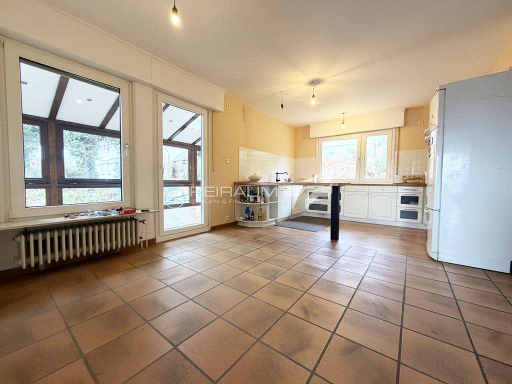 Immobilie in Kirchen (Sieg) - FREIRAUM4 +++
Traumhaftes Einfamilienhaus 
mit Panoramablick ins Grüne 
- in begehrter Lage von H - Bild 2
