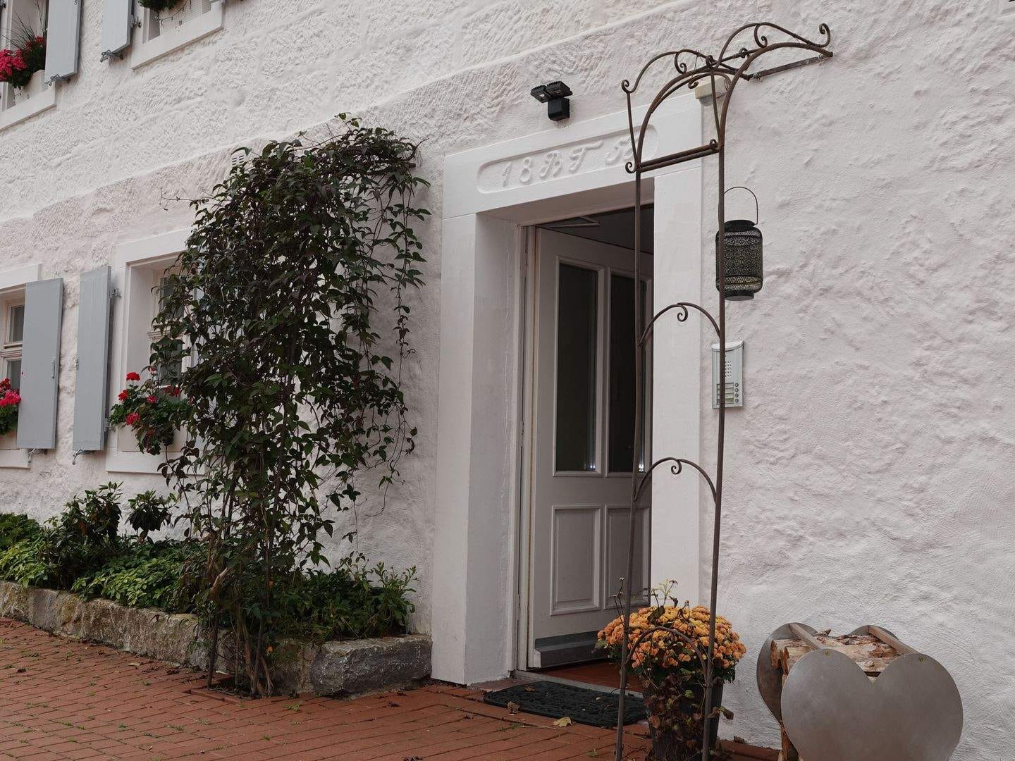 Immobilie in Gerhardshofen - Exklusives Wohnen im Schloss Willmersbach – Großzügige 5-Zimmer-Maisonette mit Garten & Terrassen - Bild 2