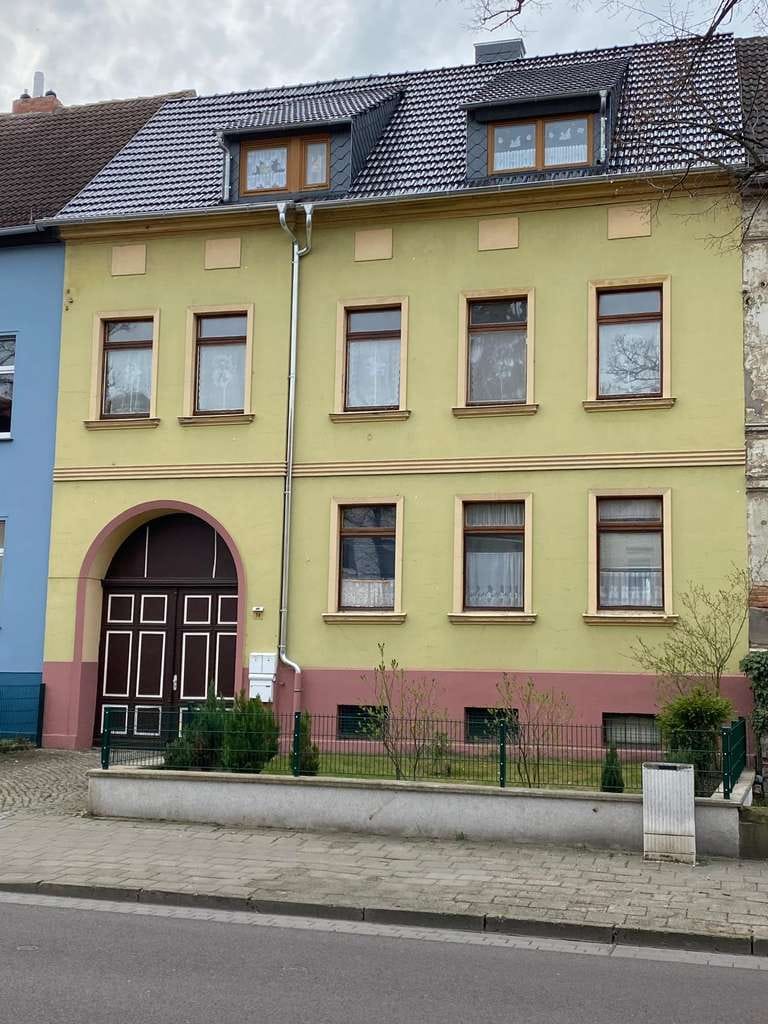 Immobilie in Köthen (Anhalt) - Charmantes Mehrfamilienhaus mit großem Garten in zentraler Lage von Köthen (Anhalt) - Bild 0