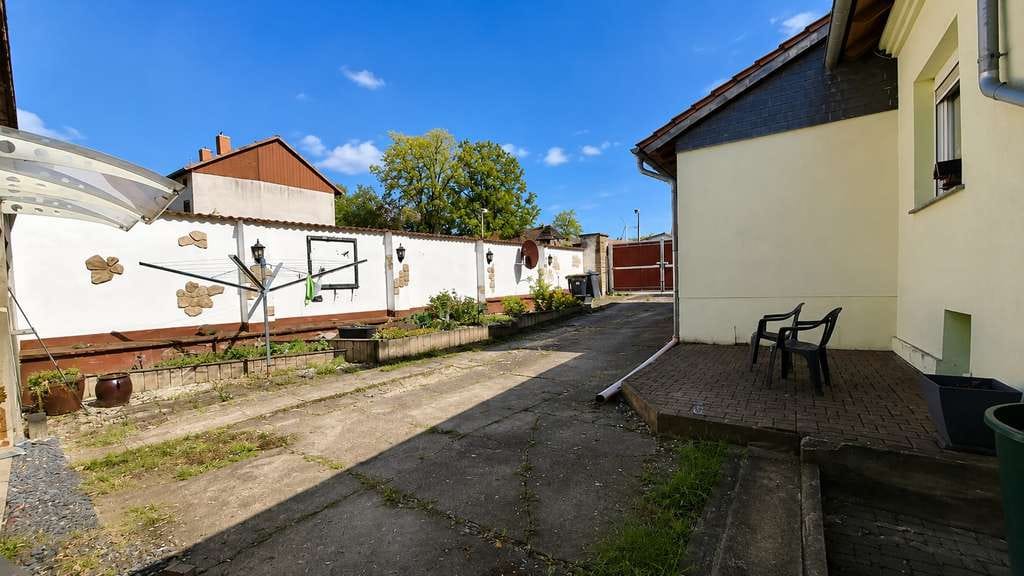 Immobilie in Seegebiet Mansfelder Land - Familienidylle mit Teich, Doppelgarage und 1.476 m² Naturgrundstück im Seegebiet Mansfelder Land - Bild 2