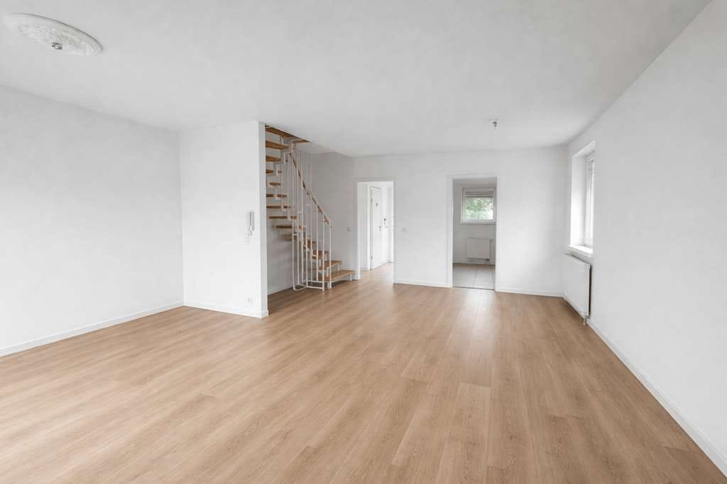 Immobilie in Goethestadt Bad Lauchstädt - Reihenendhaus mit großen Garten und Garage - Bild 0