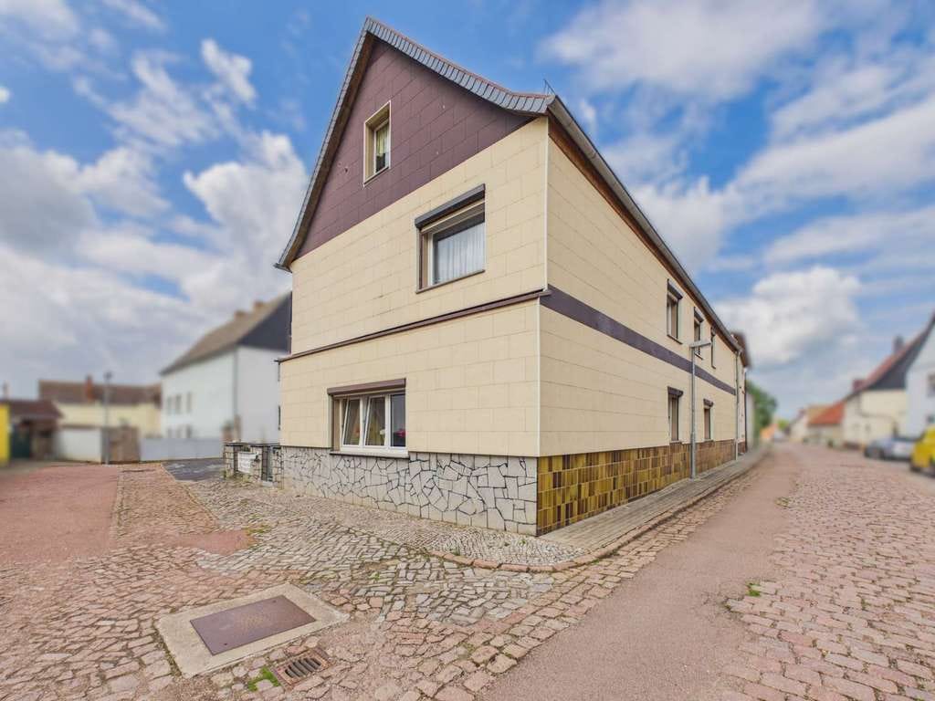 Immobilie in Könnern - Einfamilienhaus mit Hof, Garten & Ausbaupotenzial in Beesedau - Bild 4