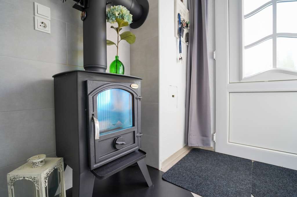 Immobilie in Jemgum - Sehr gepflegtes, modernisiertes Einfamilienhaus in ruhiger Lage von Jemgum mit großem Grundstück! - Bild 3
