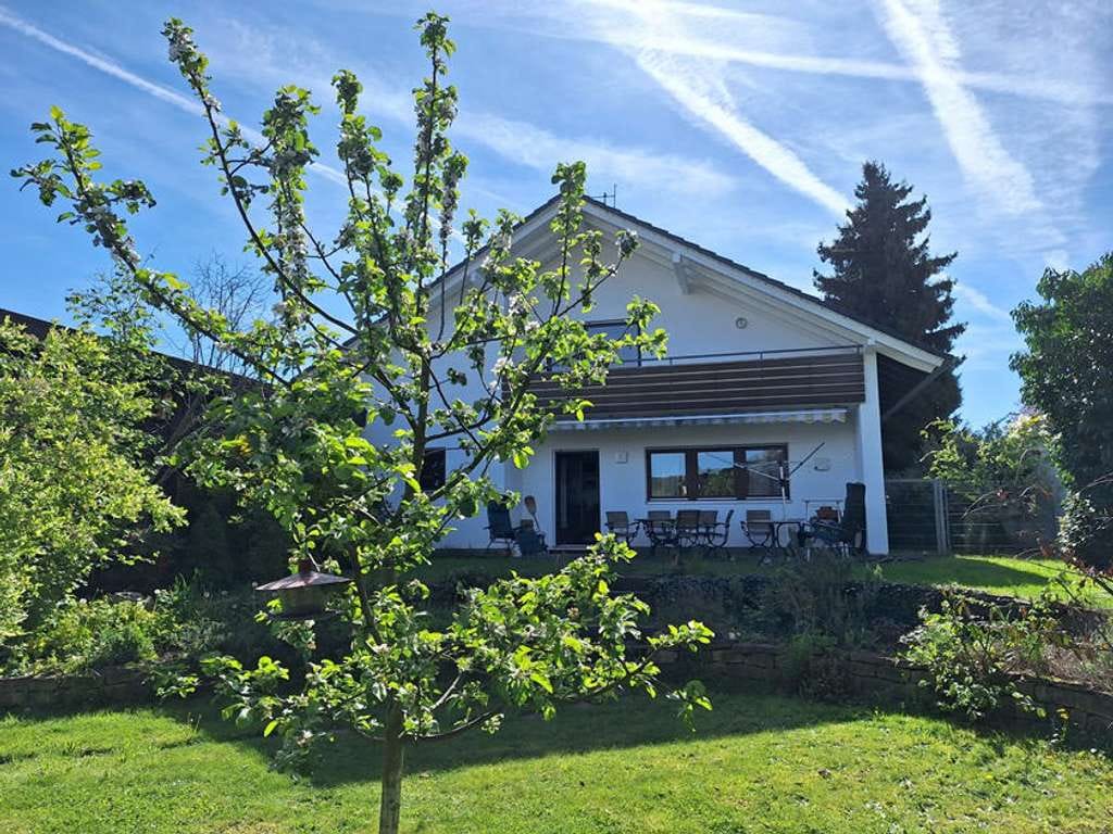 Immobilie in Karlsdorf-Neuthard - Großzügiges, freistehendes 1-Fam.-Haus in sehr schöner, ruhiger Randlage von Karlsdorf - Bild 0