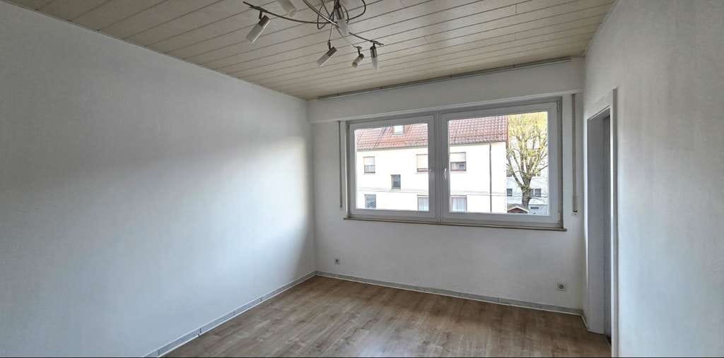 Immobilie in Stuttgart - Wohnen in ruhiger Lage! von Cannstatt -Helle 2-Zi-Wohnung mit Loggia! - Bild 3