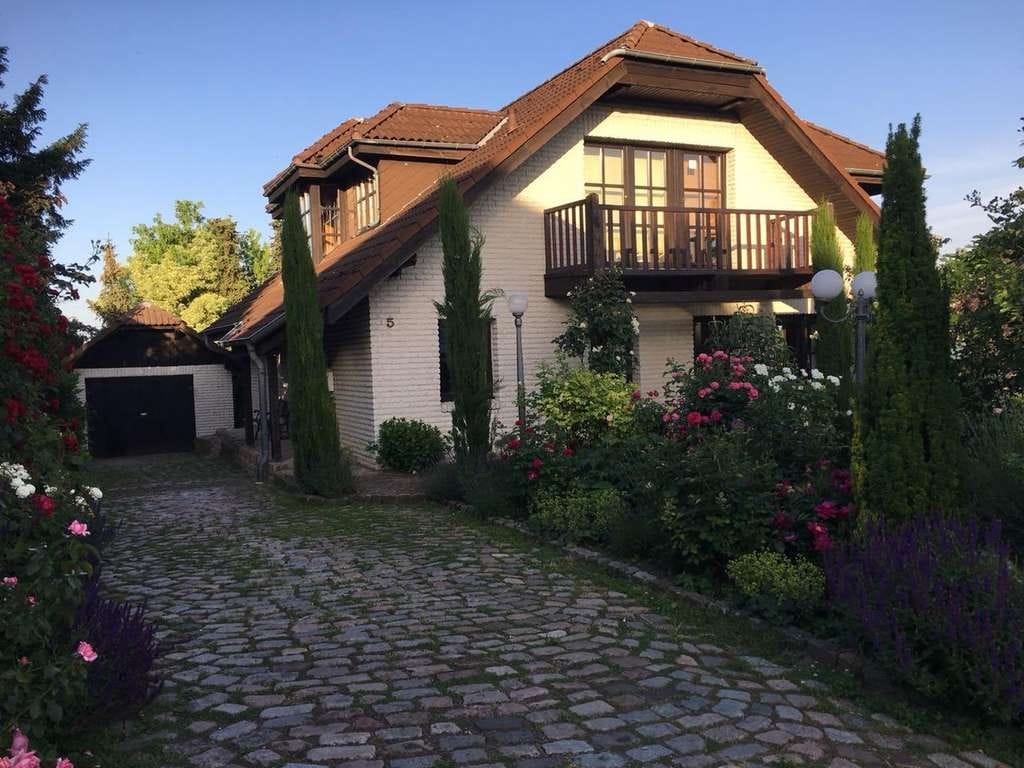 Immobilie in Partenheim - Charmantes Einfamilienhaus mit Einliegerwohnung und viel Platz für die ganze Familie - Bild 2