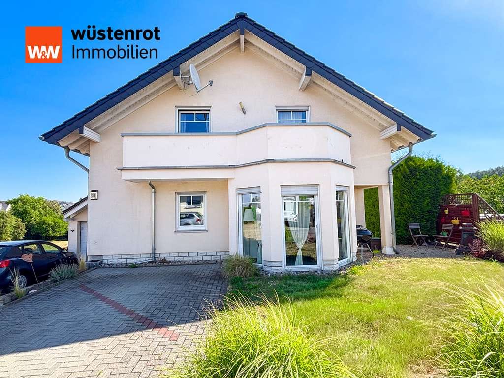 Immobilie in Dürrholz - Familienidylle im Grünen – großzügiges Einfamilienhaus mit Kamin, Garten und Pool - Bild 0