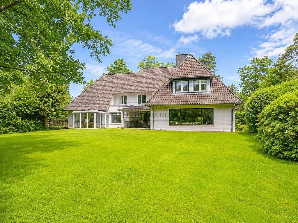 Immobilie in Jesteburg - Charmantes Landhaus auf Traumgrundstück – mit Baurecht für bis zu 3 Einfamilienhäuser - Bild 0