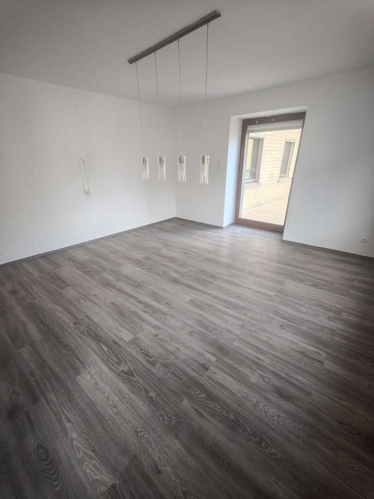 Immobilie in Rockenhausen - Großzügiges Haus mit 11 Zimmern, Wintergarten und flexiblem Nutzungspotenzial - Bild 0
