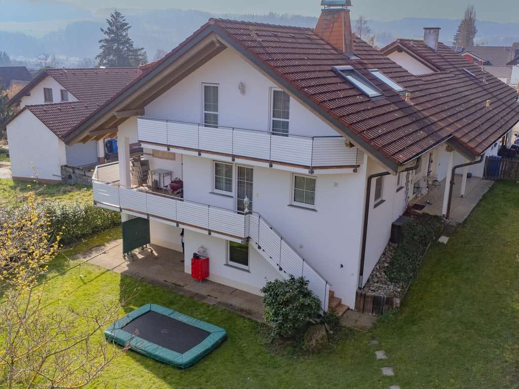 Immobilie in Kühlungsborn - Familienidylle mit Einliegerwohnung, Gartenreich und Bachkulisse in ruhiger Sackgassenlage - Bild 0