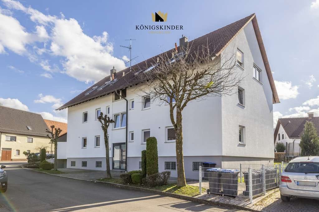 Immobilie in Dürnau - Charmante Dachgeschosswohnung mit Balkon und Garage in ruhiger Lage von Dürnau - Bild 0