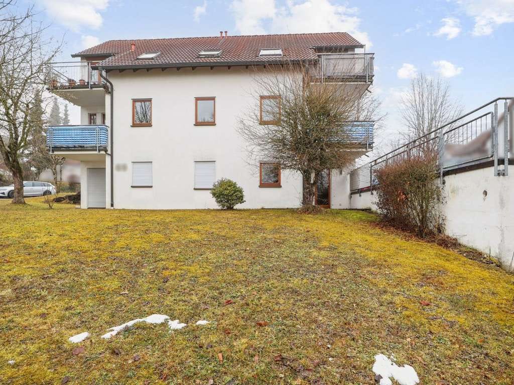 Immobilie in Herdwangen-Schönach - Sonnige 2-Zimmer-Souterrainwohnung mit Terrasse in Herdwangen-Schönach - Bild 1