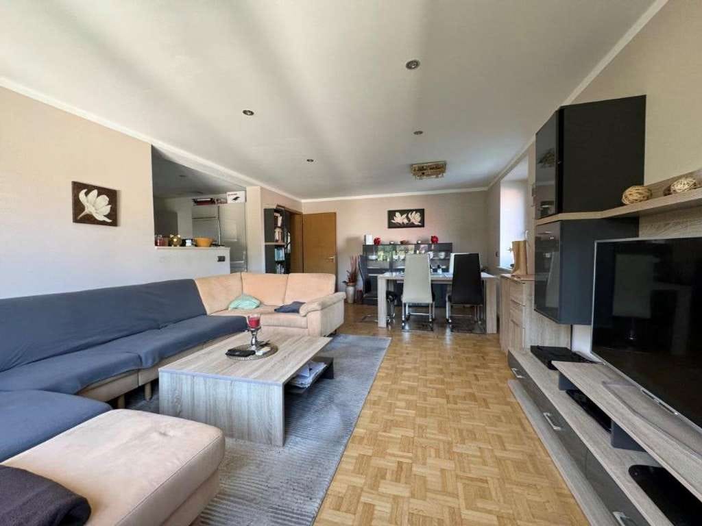 Immobilie in Friedberg - 3-Familienhaus und Doppelhaushälfte und Nebengebäude - Bild 1