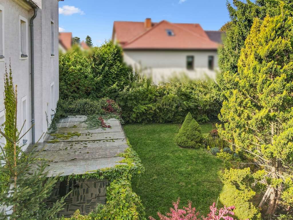 Immobilie in Neustadt in Sachsen - Zweifamilienhaus-Stadtvilla (234 m², 10 Zi), zentral in Neustadt (Sachsen): mit Terrassen u. Garagen - Bild 4