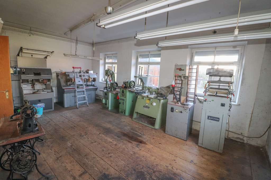 Immobilie in Fridolfing - Wohnhaus mit Gewerbefläche in Fridolfing! - Bild 3