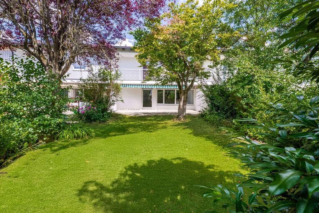 Immobilie in Krailling - Großzügiges RMH mit Garten und Einzelgarage in Familienfreundlicher Lage von Krailling - Bild 0