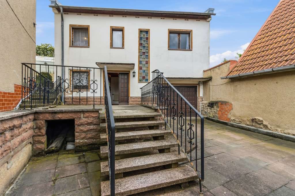 Immobilie in Goethestadt Bad Lauchstädt - Handwerker aufgepasst! Einfamilienhaus mit Pool und Garage in Delitz am Berge - Bild 0