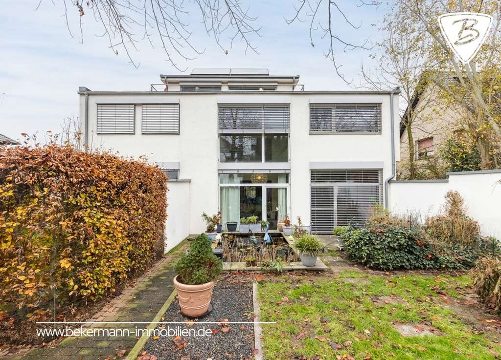 Immobilie in Bad Essen - Hochwertig saniertes und bezugsfreies Mehrgenerationenhaus mit zwei Wohneinheiten - Bild 2