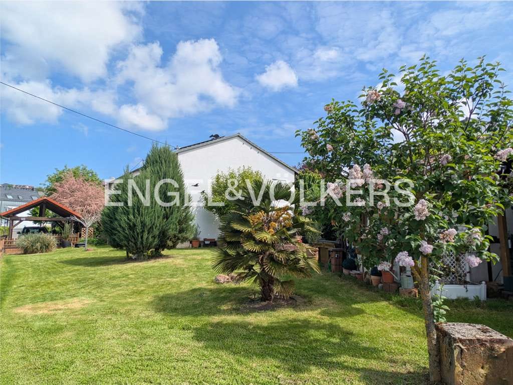 Immobilie in Hillscheid - Modernisiertes Einfamilienhaus mit Wärmepumpe und PV-Anlage - Bild 1
