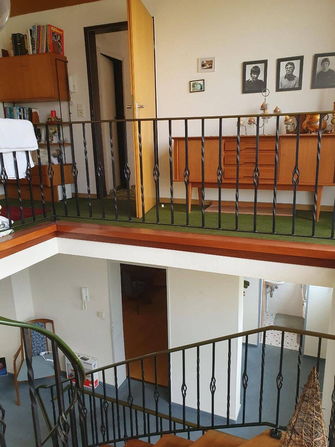 Immobilie in Detmold - Frühjahrsangebot. Einfamilien-Wohnhaus mit Einliegerwohnung u. Garagengebäude mit Carport in Detmold - Bild 1