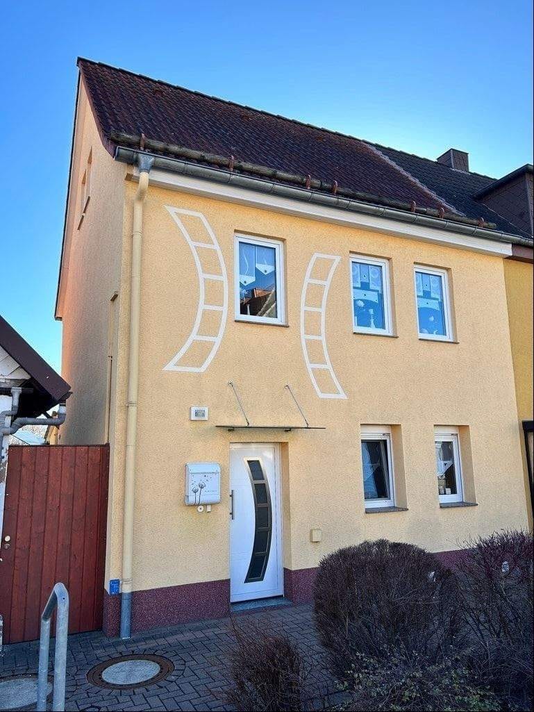 Immobilie in Bleicherode - Moderne Wohnträume mit Anbau, Solarenergie und Pool - Bild 1