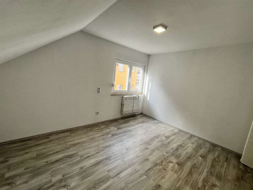 Immobilie in Hardheim - kernsaniertes WHS mit Gewerbeeinheit und großer Wohnung in zentraler Lage von Hardheim zu verkaufen - Bild 4