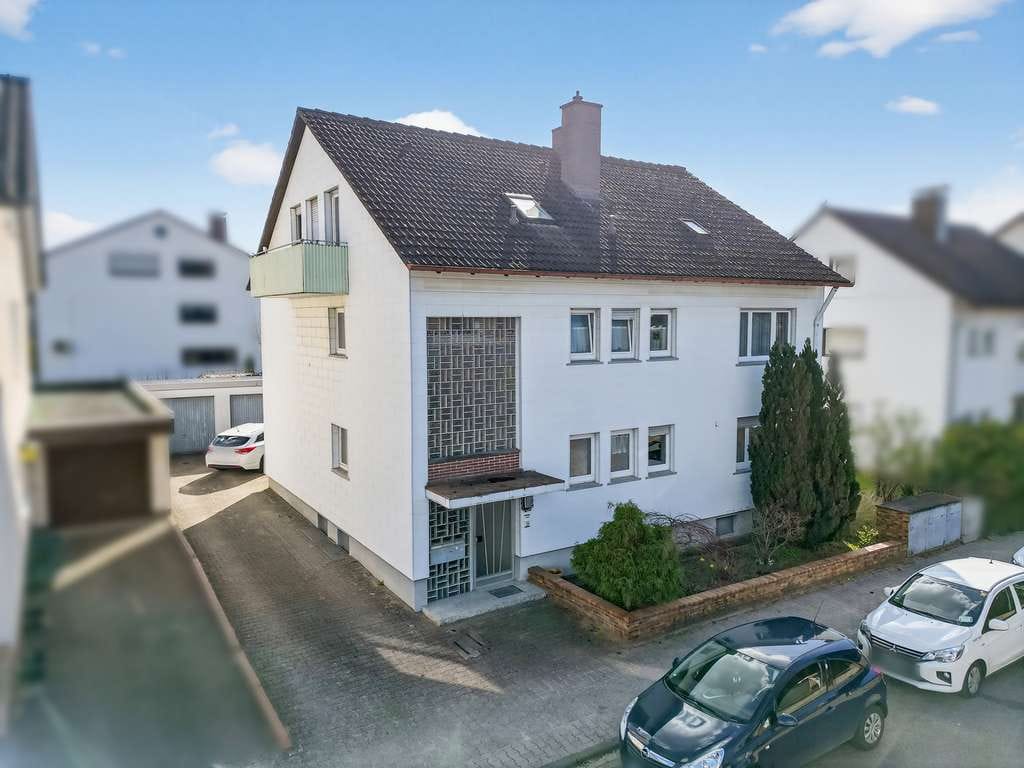 Immobilie in Rheinstetten - Vollvermietetes 3-Familienhaus mit Garten, 2 Garagen und 3 Balkonen in Rheinstetten-Forchheim - Bild 0