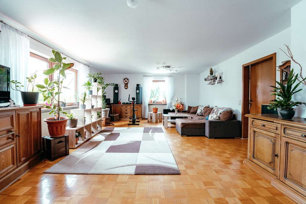 Immobilie in Geislingen - Vielseitige Kapitalanlage: Mehrfamilienhaus mit integrierter Gewerbeeinheit - Bild 2