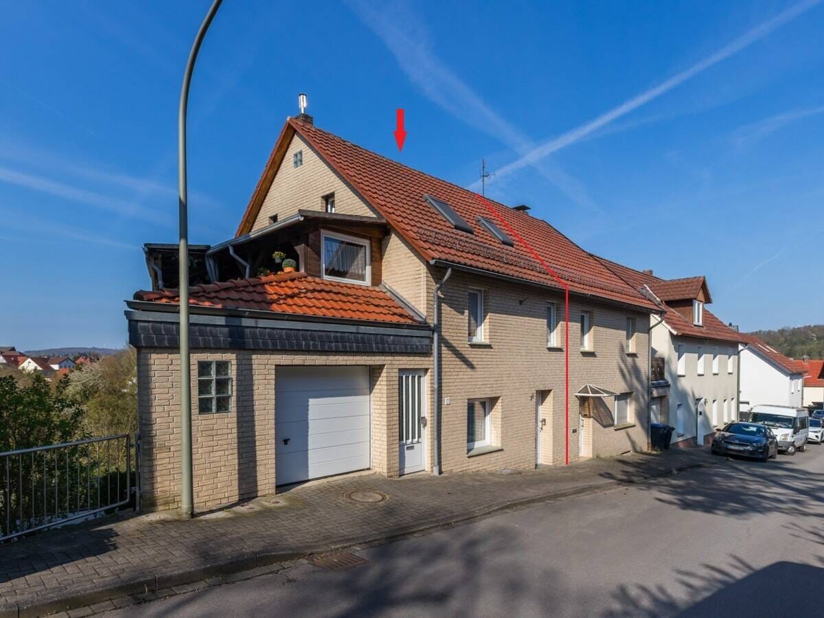 Immobilie in Büren - EIN- BIS ZWEIFAMILIENHAUS, VIELSEITIG NUTZBAR - 3 BÄDER, 4 BALKONE MIT SCHÖNEM UNVERBAUBAREN BLICK - Bild 1