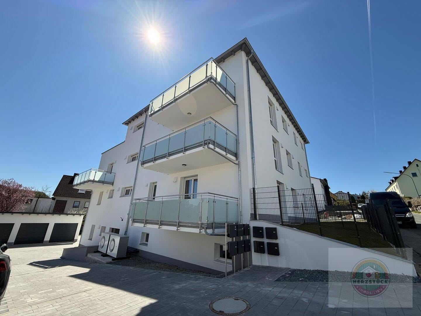 Immobilie in Windischeschenbach - PROVISIONSFREI! Bezugsfertige 2-Zimmer-Neubauwohnung (QNG) mit Terrasse, Aufzug & moderner Energietechnik - Bild 1