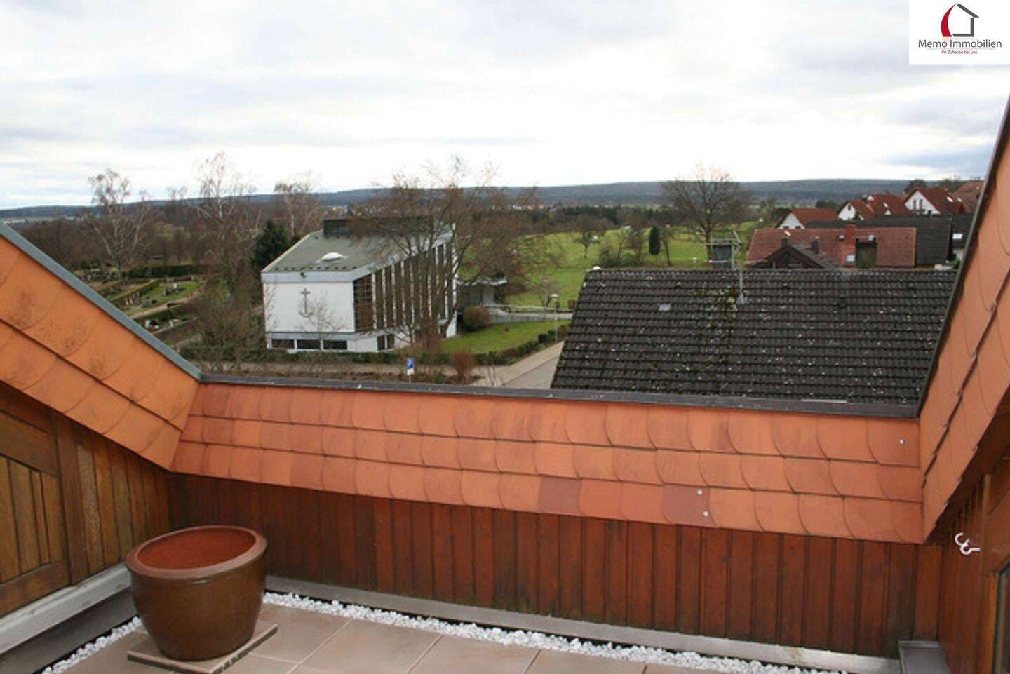 Immobilie in Karlsbad - °°° MODERNE DACHGESCHOSSWOHNUNG MIT TERRASSE, TGL-BAD, EINBAUKÜCHE UND TIEFGARAGE °°° - Bild 4