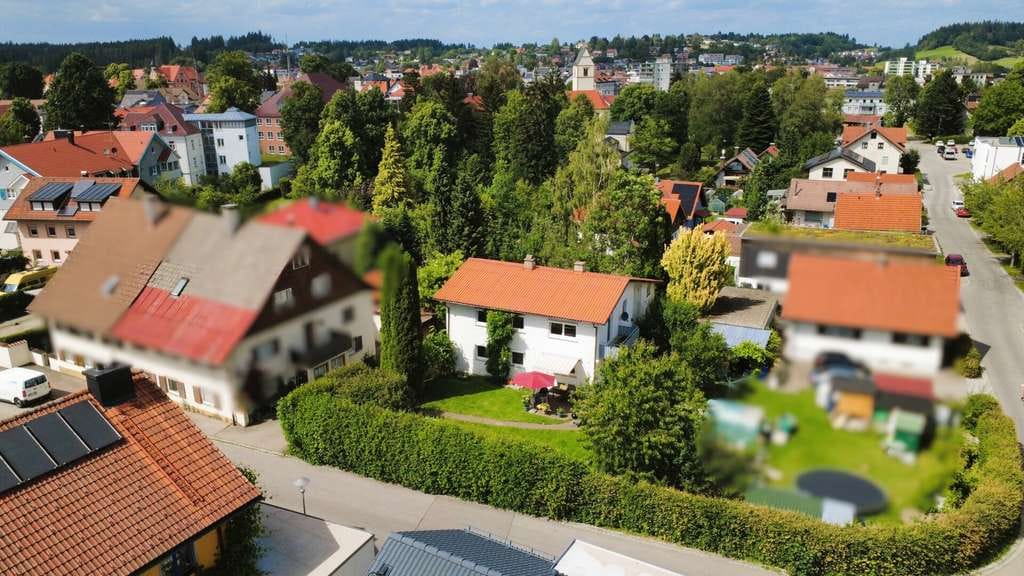 Immobilie in Lindenberg im Allgäu - Zweifamilienhaus im Herzen von Lindenberg - Bild 2