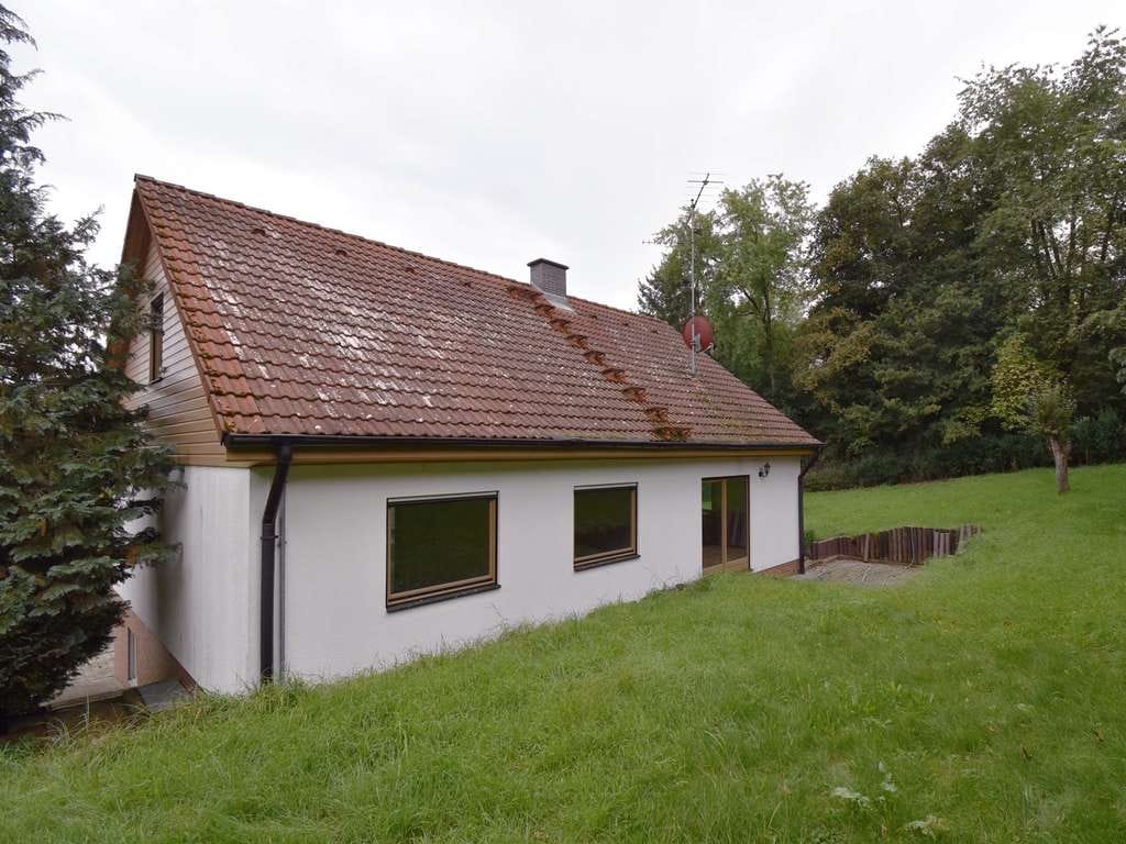 Immobilie in Wilhelmsdorf - Flexibles Ein- bis Zweifamilienhaus mit Doppelgarage & Bauplatzreserve in Wilhelmsdorf - Bild 4