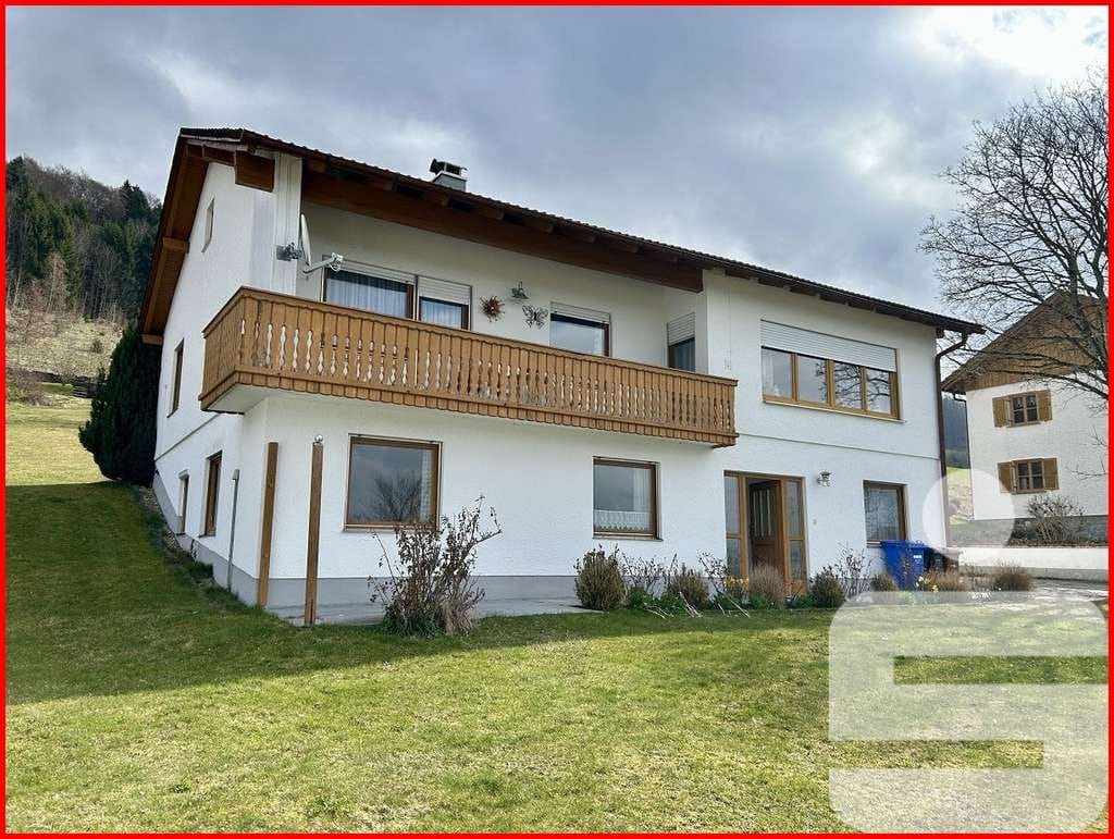 Immobilie in Waldkirchen - Einfamilienhaus mit Einliegerwohnung Nähe 94065 Waldkirchen - Bild 0
