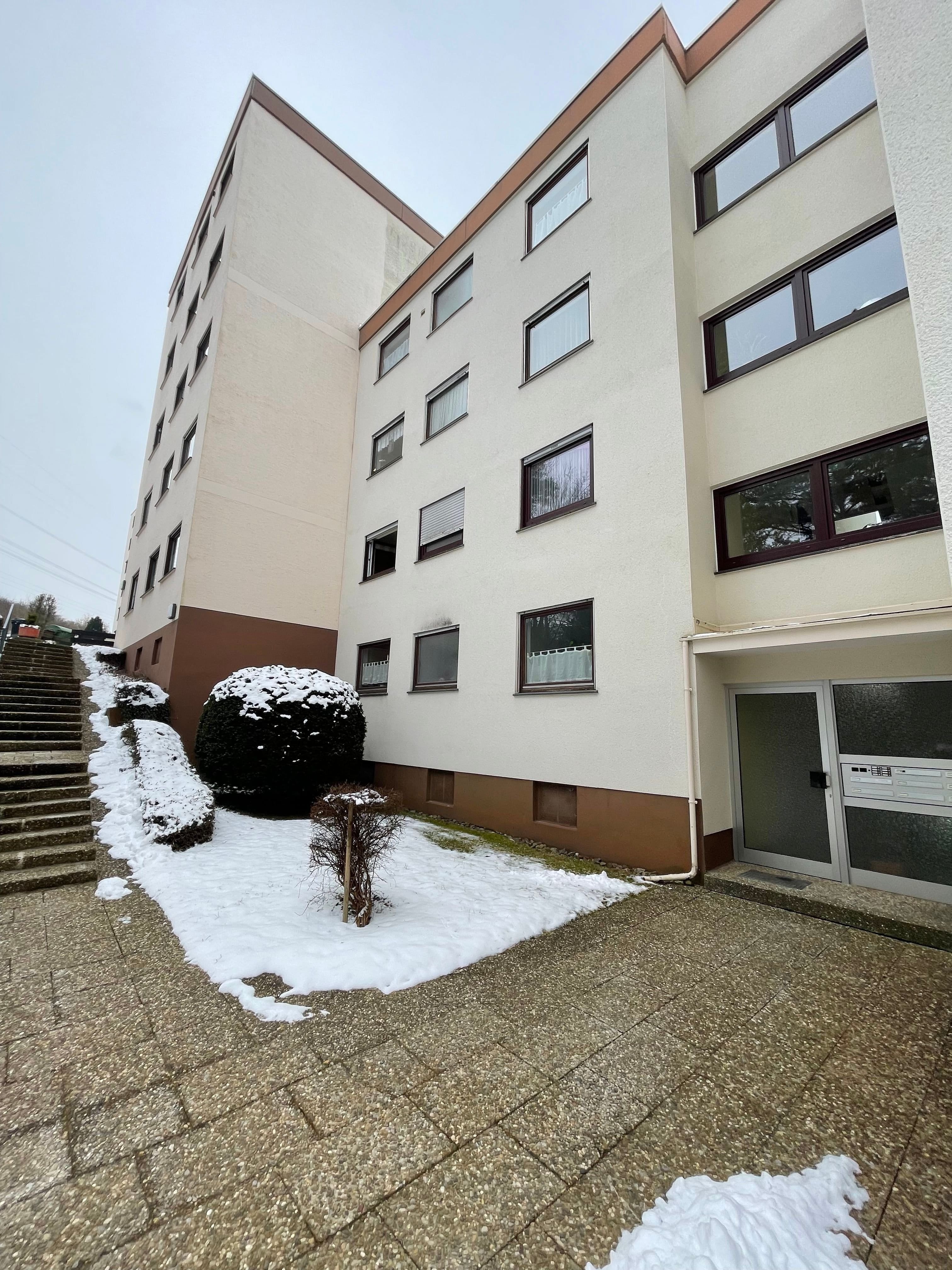 Immobilie in Brigachtal - Attraktive 3 Zimmer Wohnung mit Balkon und Garagenstellplatz - Bild 2