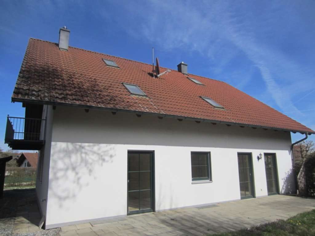 Immobilie in Essenbach - Gepflegtes Mehrfamilienhaus absolut ruhig gelegen in Essenbach-Mirskofen Terrasse drei Balkone - Bild 1