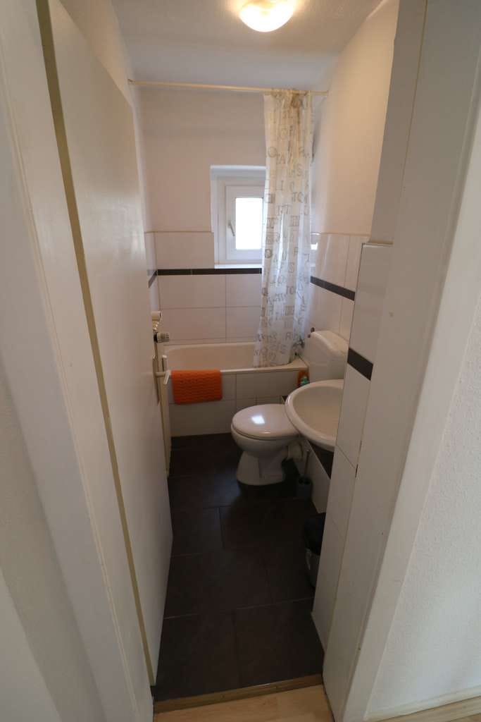 Immobilie in Hattingen - Zentrale Lage trifft Komfort - Schöne 2,5-Zimmer Eigentumswohnung in ruhiger Wohngegend - Bild 2