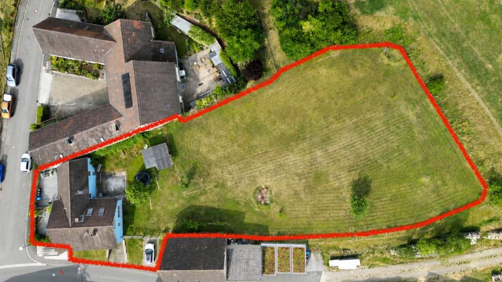 Immobilie in Obernbreit - Großzügiges Einfamilienhaus mit 2.479 m² Grundstück und vielfältigen Möglichkeiten - Bild 1