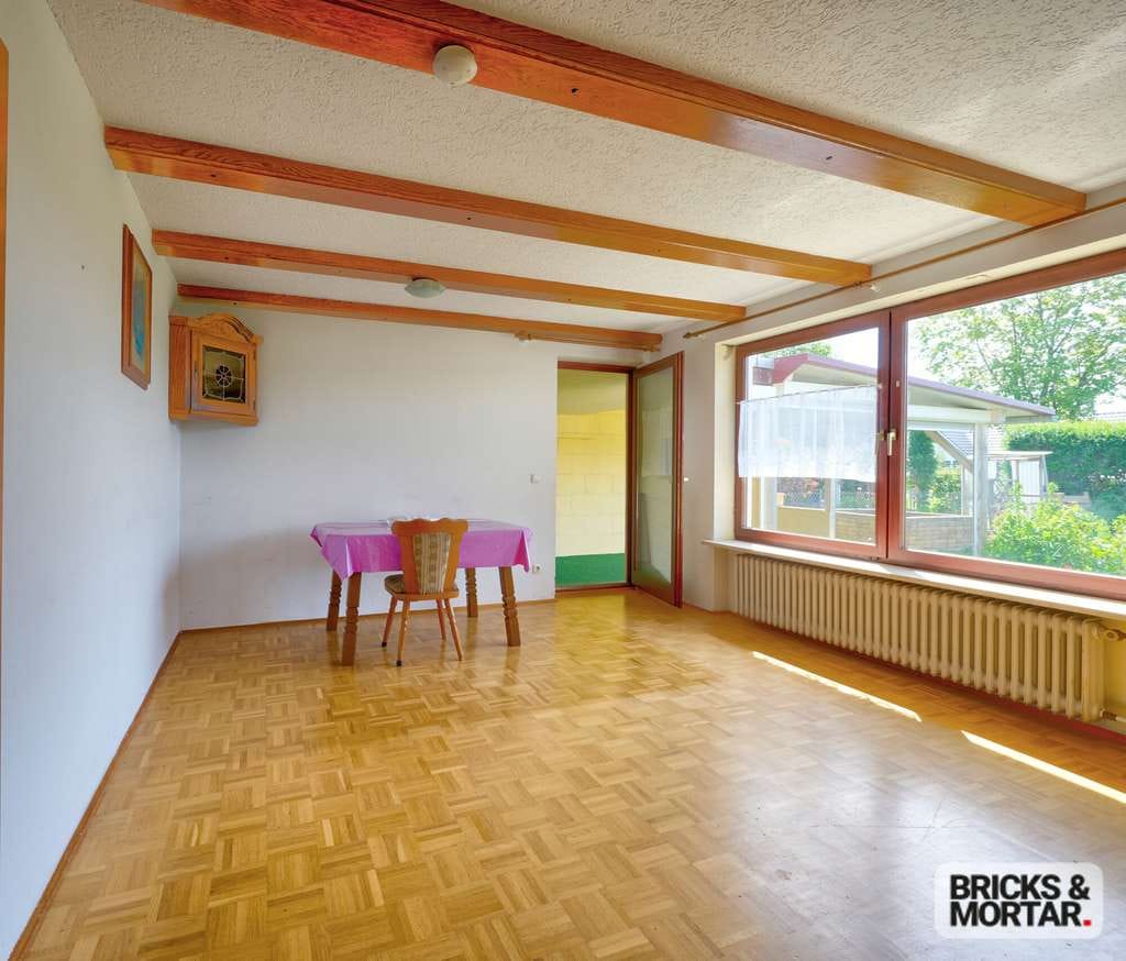 Immobilie in Dillingen a.d.Donau - Handwerker aufgepasst! Viel Platz, Kachelofen und starkes Zukunftspotenzial in Dillingen-Kicklingen - Bild 5