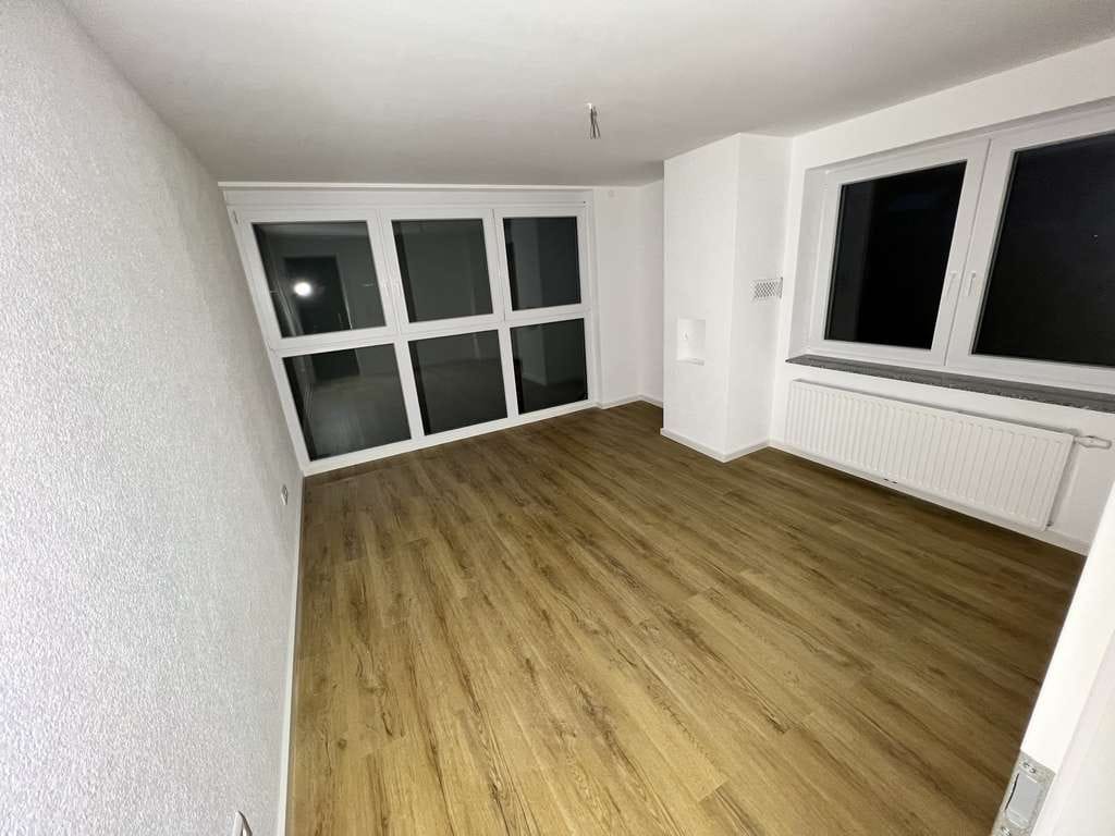 Immobilie in Kusterdingen - Kusterdingen, sonnige 4,5 Zimmerwohnung im Obergeschoss mit kleinem Balkon - Bild 3