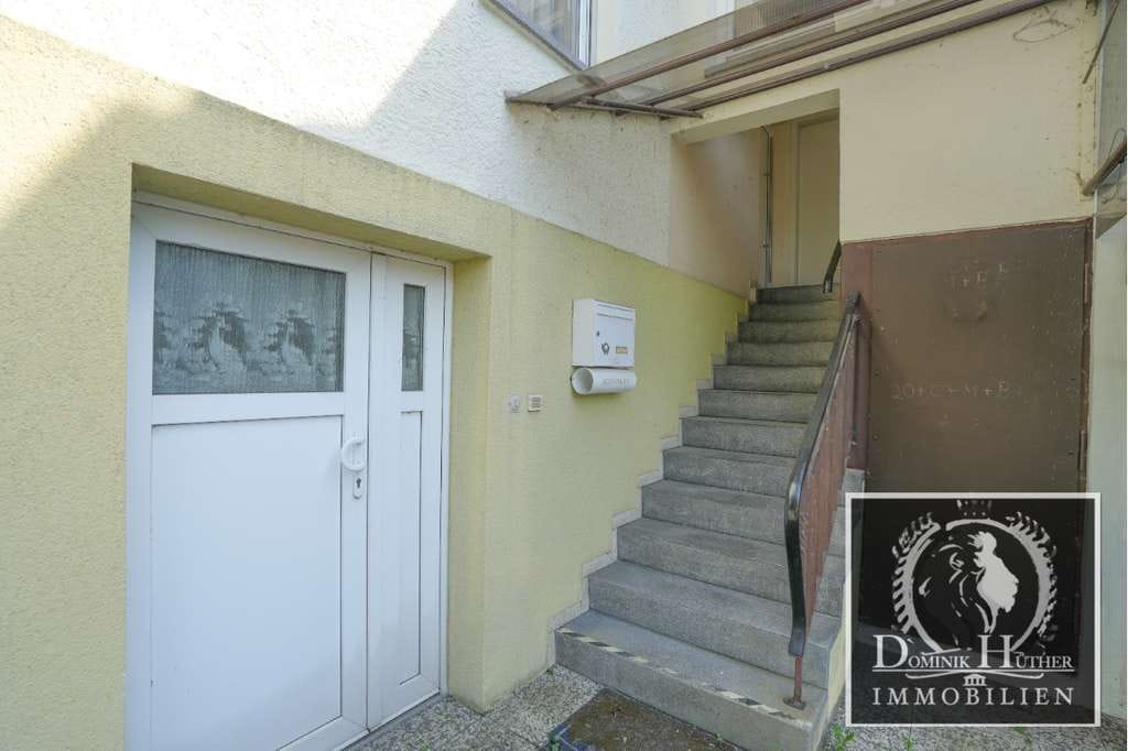 Immobilie in Ötisheim - Einfamilienhaus mit viel Wohn-und Nutzfläche im schönen Ötisheim - Bild 3