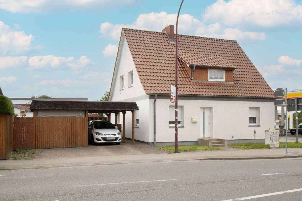 Immobilie in Bergen auf Rügen - Viel Platz für die Familie: Gepflegtes Einfamilienhaus samt Garten in Bergen auf Rügen - Bild 0