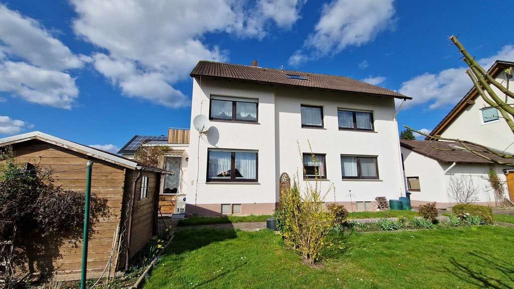 Immobilie in Lauenförde - Dreifamilienhaus mit individuellen Nutzungsmöglichkeiten - Bild 1