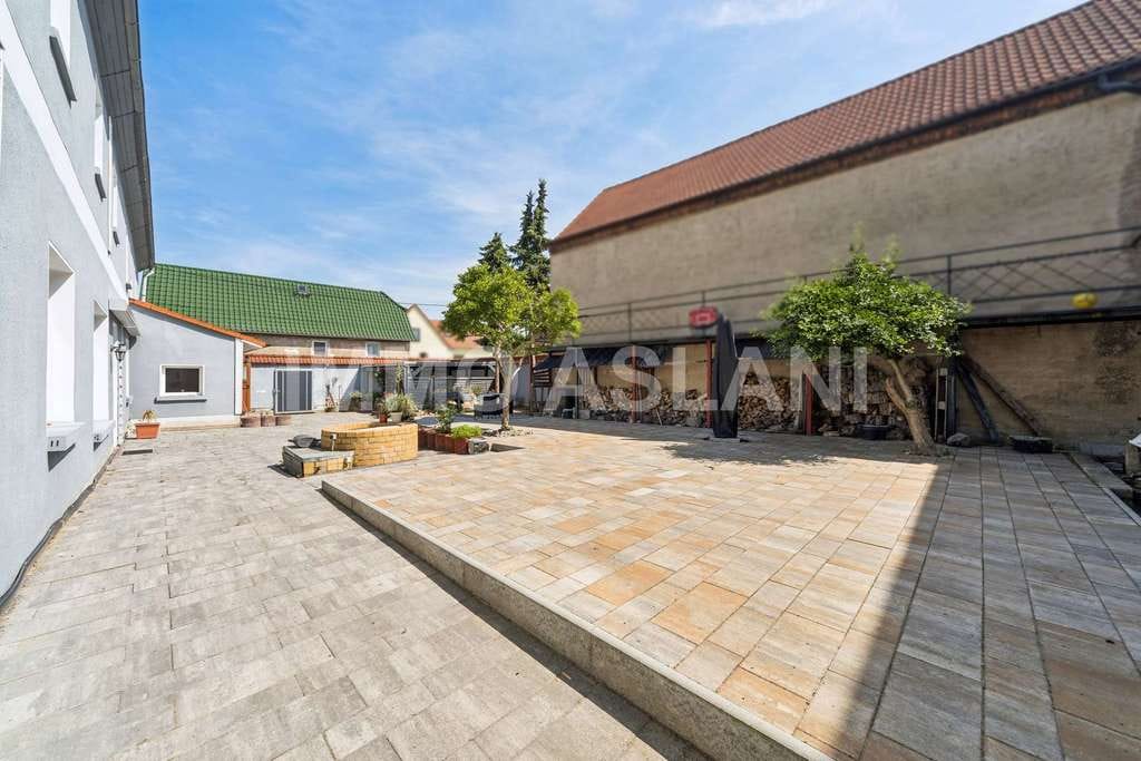 Immobilie in Markranstädt - Außergewöhnlich vielseitiges Wohnhaus mit Kamin, Einbauküche und großem Hofbereich - Bild 3