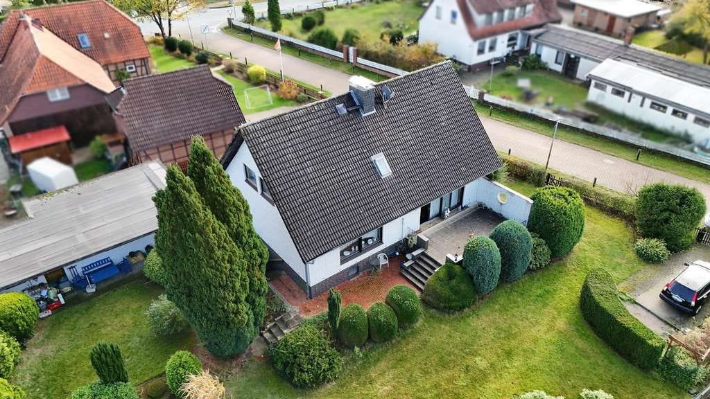 Immobilie in Hambühren - Einfamilienhaus mit großem parkähnlichem Grundstück in Oldau - Bild 3