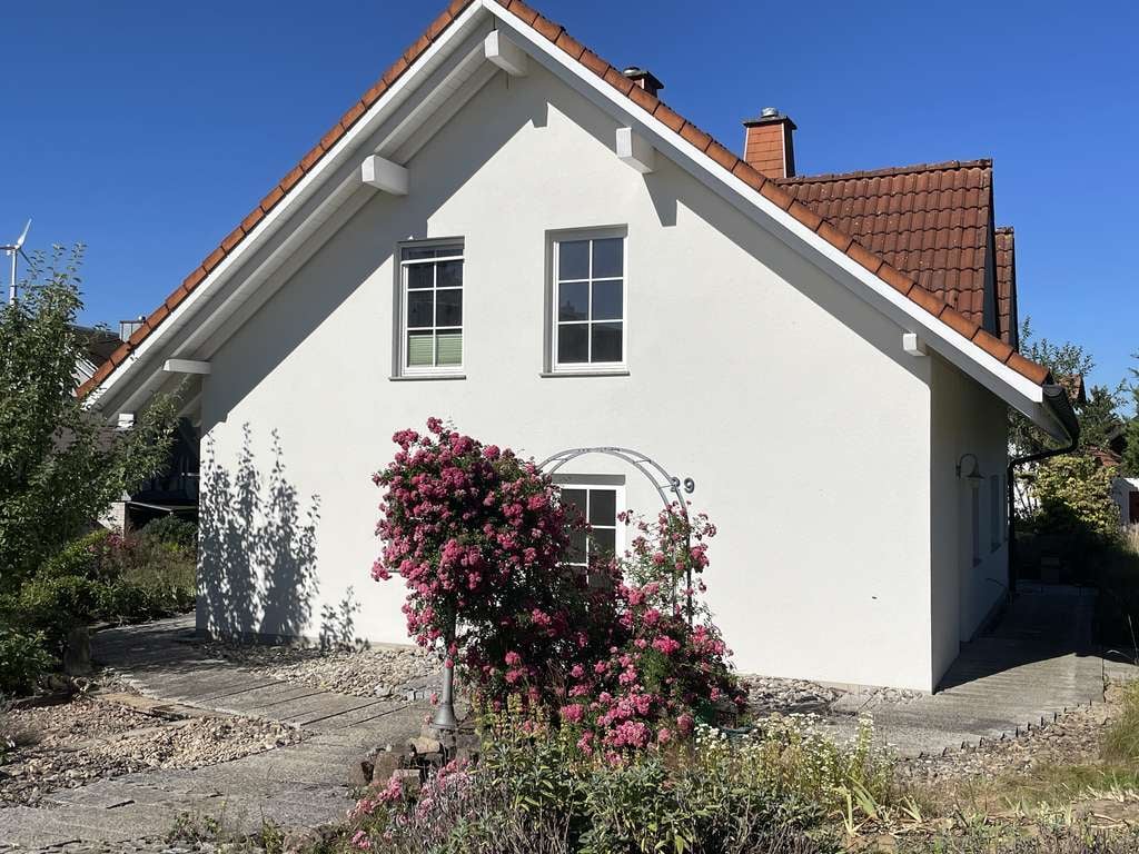 Immobilie in Ühlingen-Birkendorf - Wohntraum für eine oder zwei Familien, Modernes und leerstehendes Wohnhaus in Brenden - Bild 0