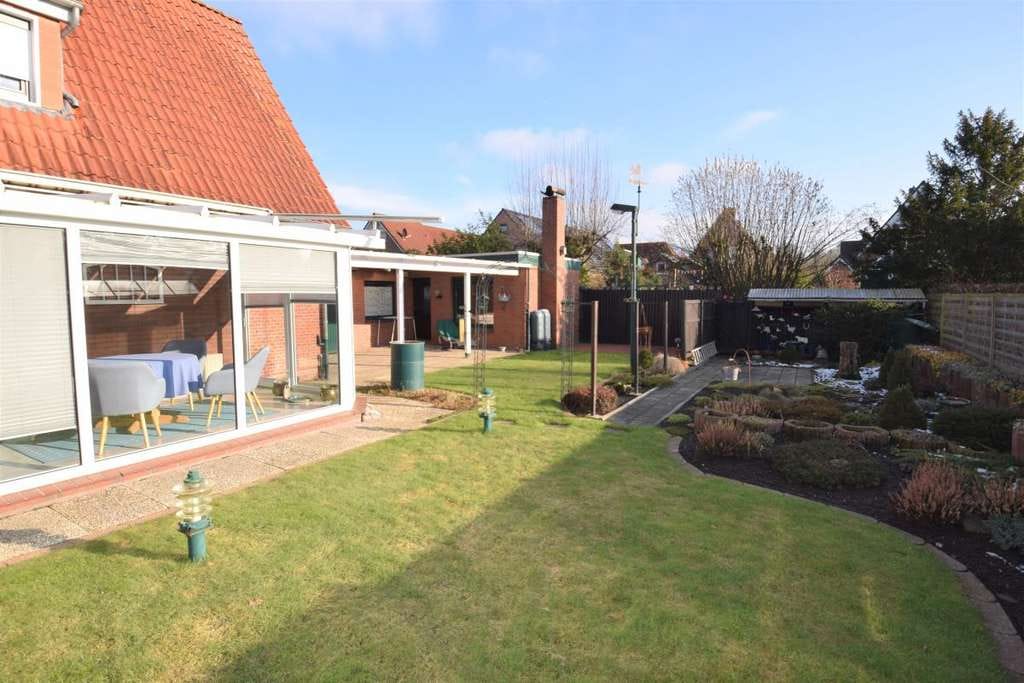 Immobilie in Leer - Leer - zenrale Lage - Gepflegtes Wohnhaus mit Wintergarten und großer Garage - Bild 2