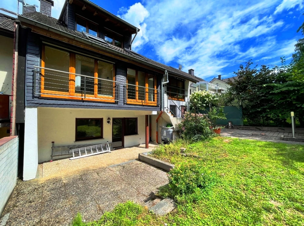Immobilie in Mühlhausen - GLOBAL INVEST | Große Doppelhaushälfte mit Einliegerwohnung und tollem Garten in Mühlhausen - Bild 3