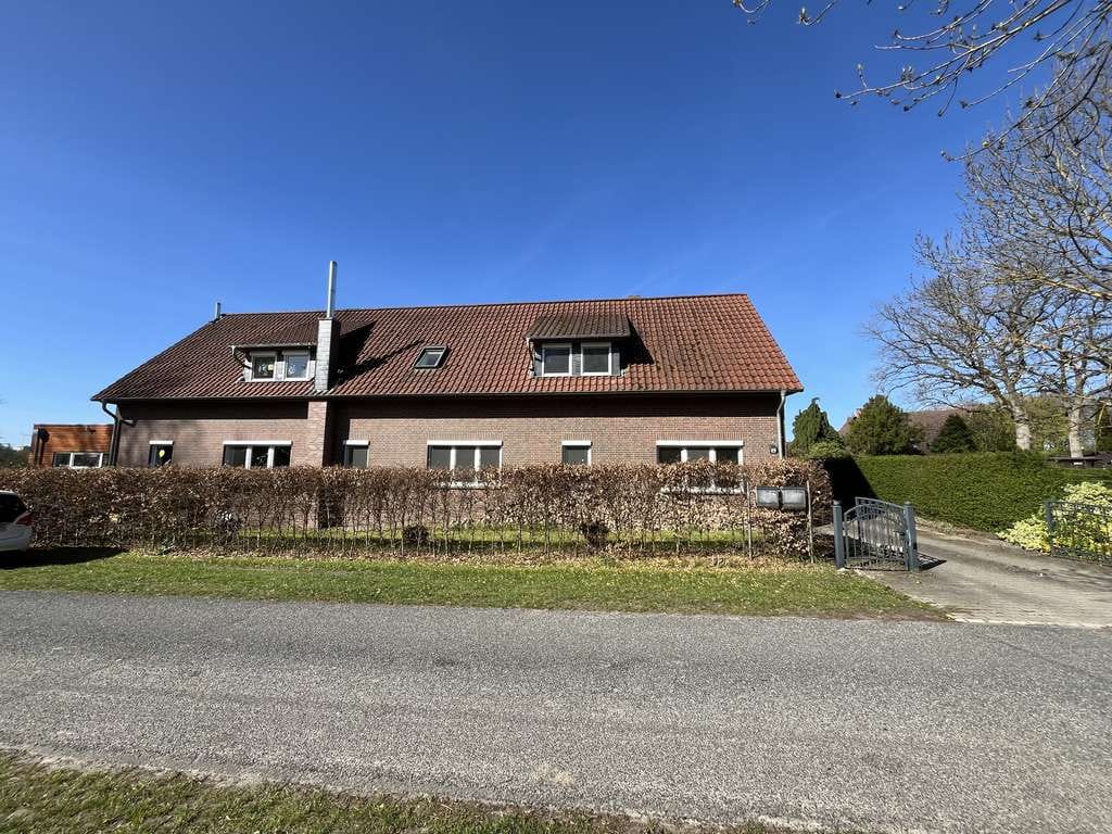 Immobilie in Wrestedt - von Privat (Preis VB): Doppelhaus mit ca. 300 m² Wohnfläche: ideal für Eigennutzer & Kapitalanleger - Bild 0